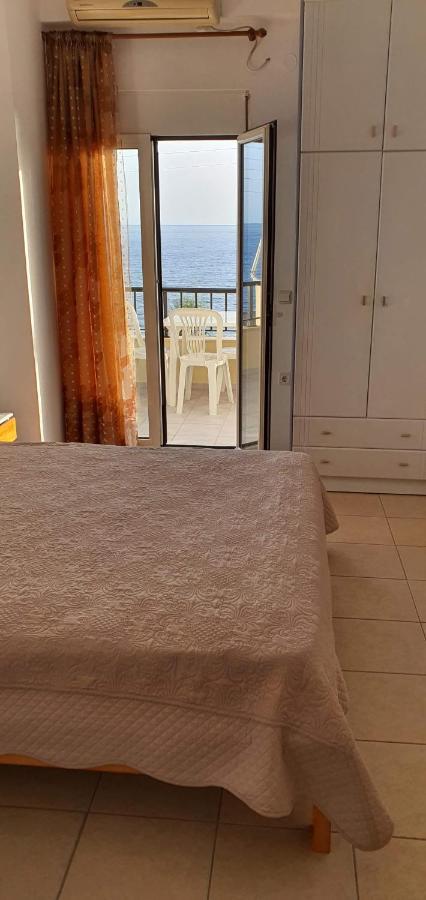 Eirini Apts On The Beach Psari Forada Bagian luar foto