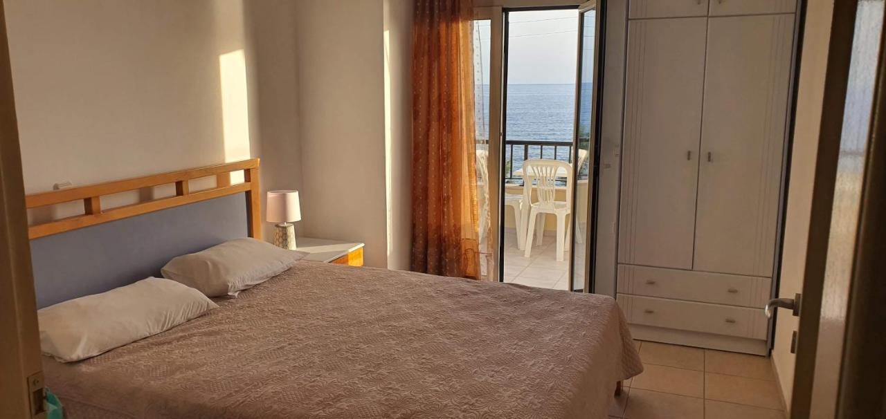 Eirini Apts On The Beach Psari Forada Bagian luar foto